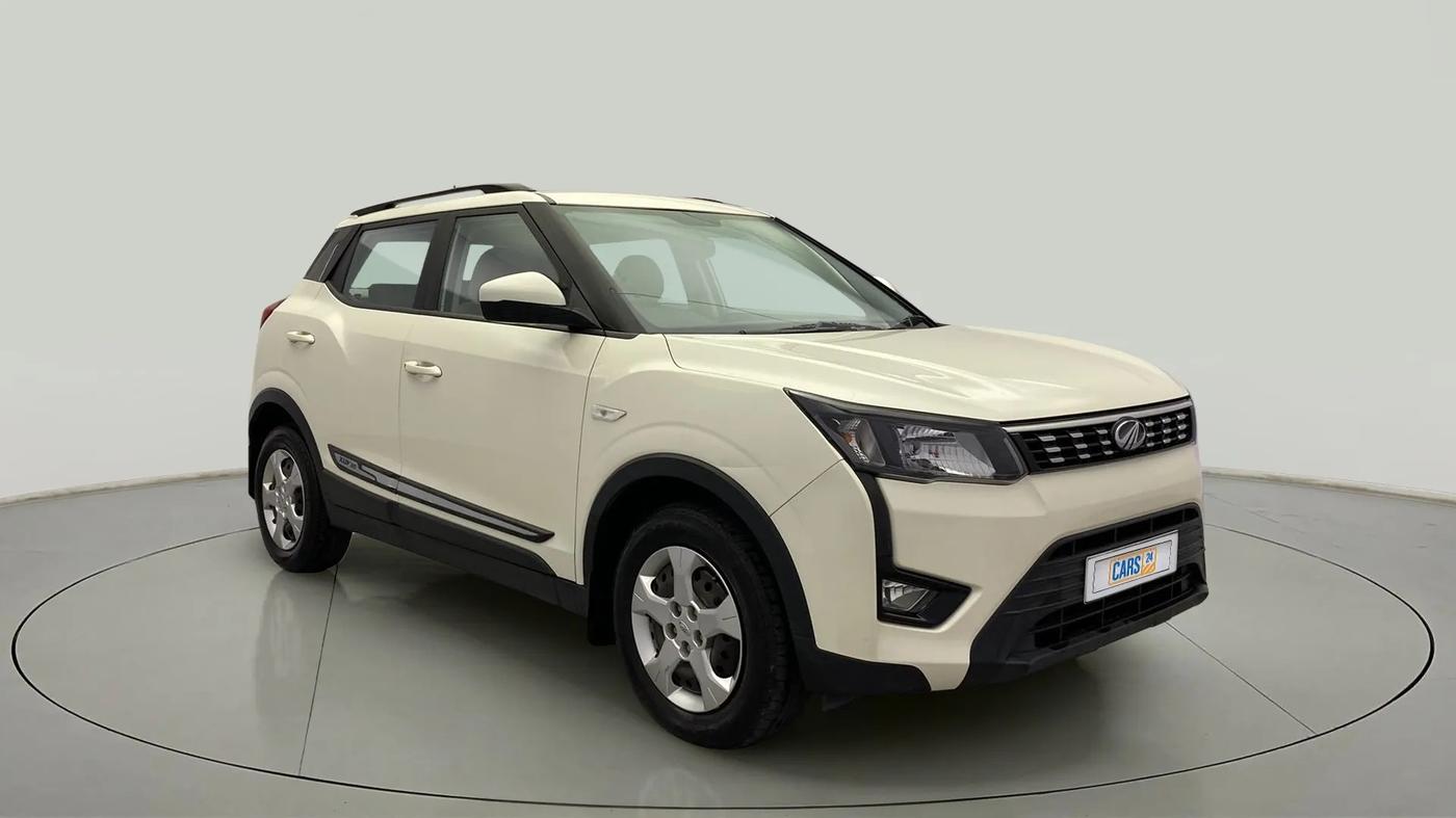 2020 Mahindra XUV300 W6 1.2 PETROL, Petrol, Manual, 33,032 km, SRP