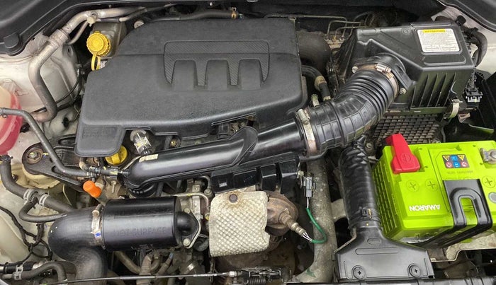 2020 Mahindra XUV300 W6 1.2 PETROL, Petrol, Manual, 33,032 km, Open Bonet