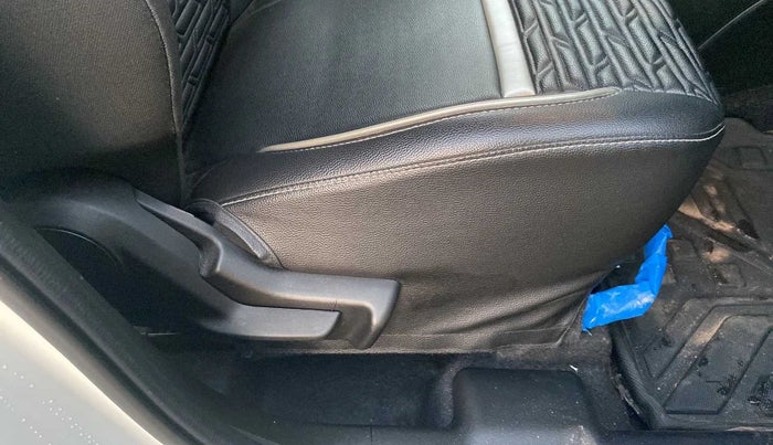 2024 Maruti Swift VXi AMT, Petrol, Automatic, 2,492 km, Driver Side Adjustment Panel