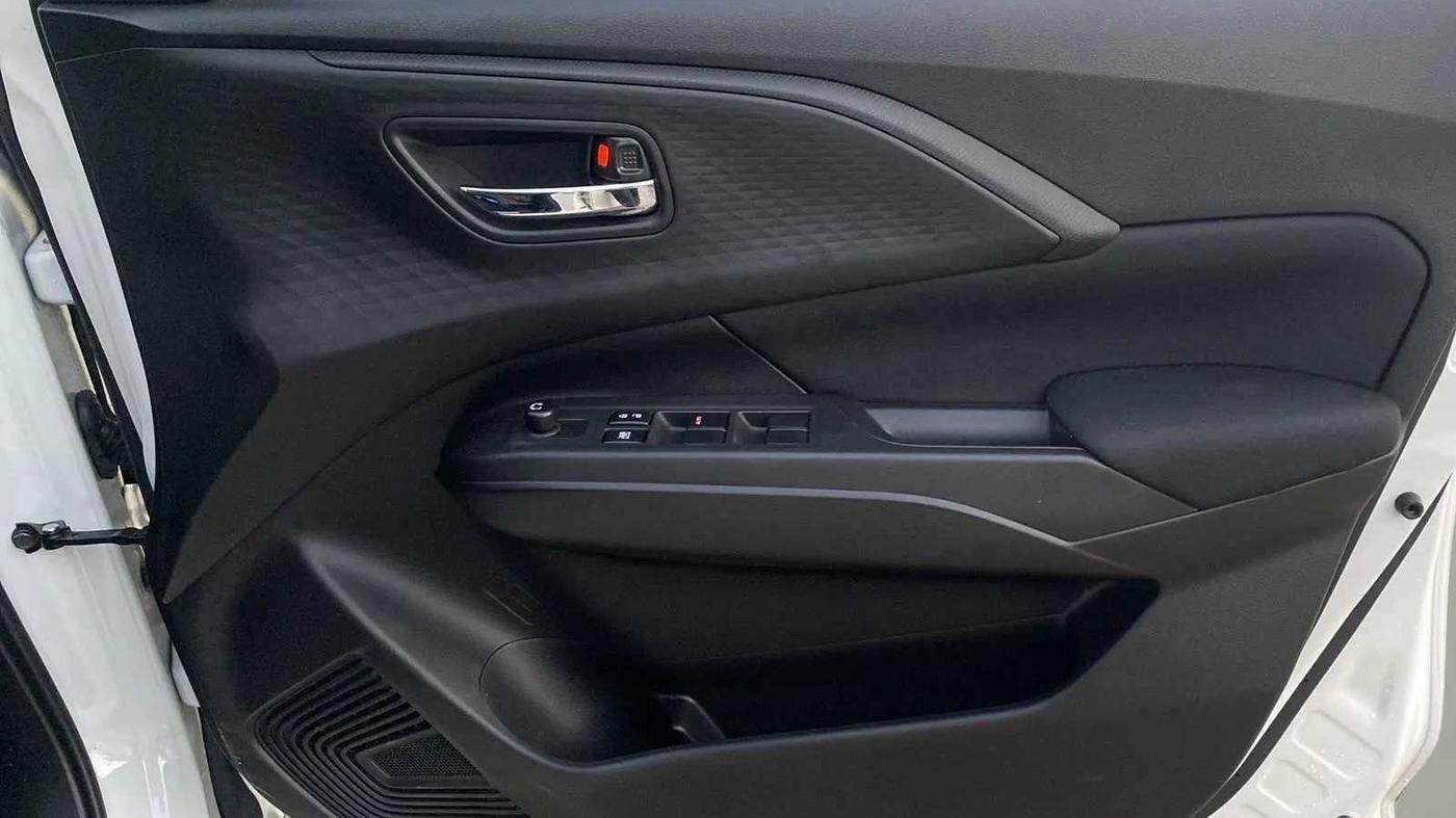 2024 Maruti Swift VXi AMT, Petrol, Automatic, 2,492 km, Driver Side Door Panels Control