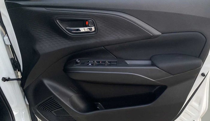 2024 Maruti Swift VXi AMT, Petrol, Automatic, 2,492 km, Driver Side Door Panels Control