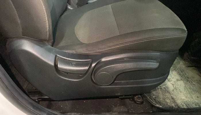 2017 Hyundai Creta SX PLUS AT 1.6 PETROL, Petrol, Automatic, 39,018 km, Driver Side Adjustment Panel