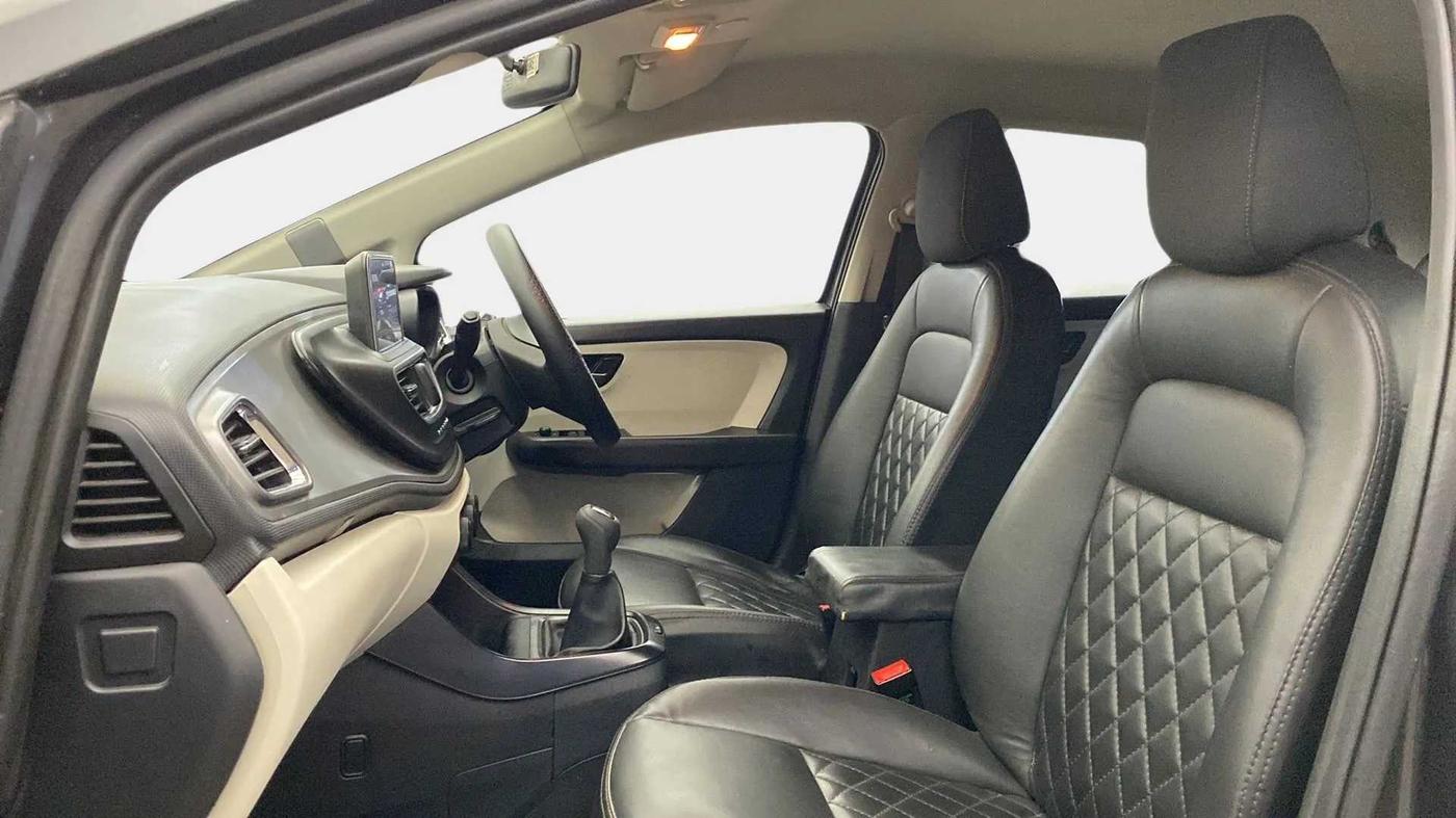 2021 Tata ALTROZ XM PLUS PETROL, Petrol, Manual, 52,854 km, Right Side Front Door Cabin