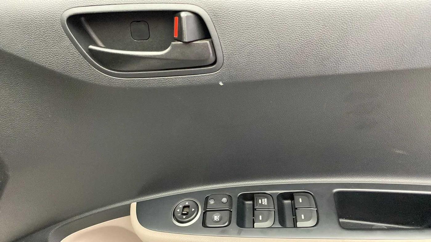2018 Hyundai Grand i10 MAGNA 1.2 KAPPA VTVT, Petrol, Manual, 37,095 km, Driver Side Door Panels Control