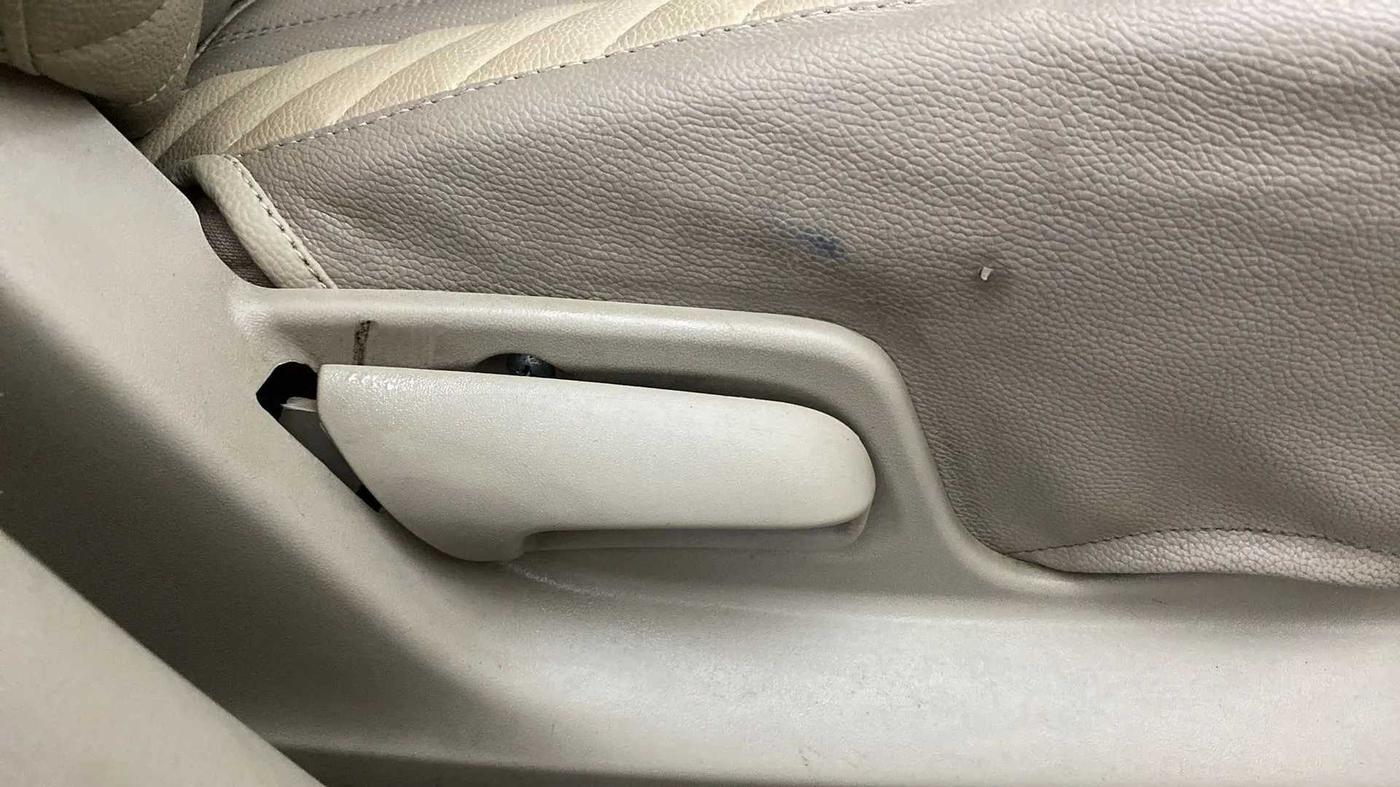 2015 Maruti Swift Dzire VXI, Petrol, Manual, 48,406 km, Driver Side Adjustment Panel