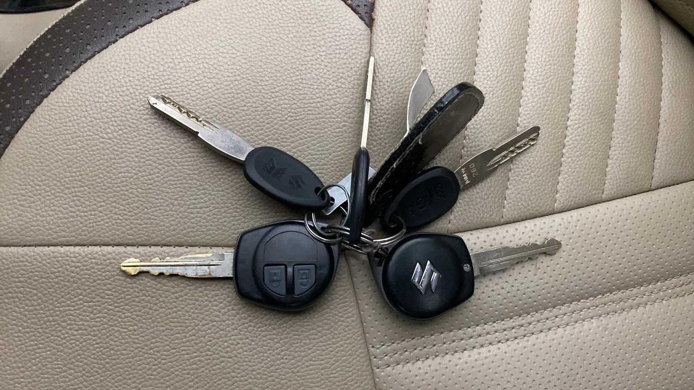 2015 Maruti Swift Dzire VXI, Petrol, Manual, 48,406 km, Key Close Up