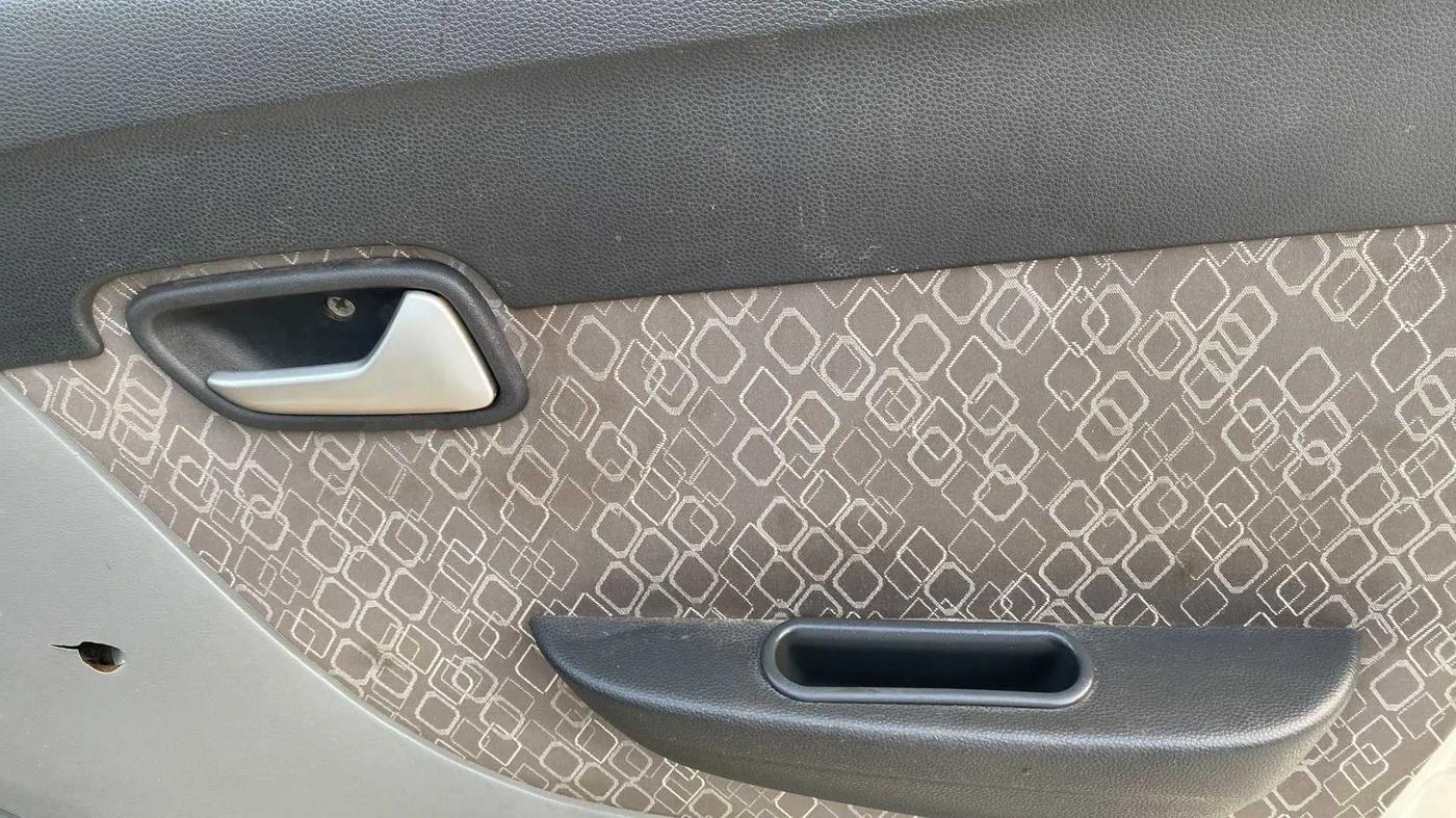 2018 Maruti Alto 800 VXI, Petrol, Manual, 42,139 km, Driver Side Door Panels Control