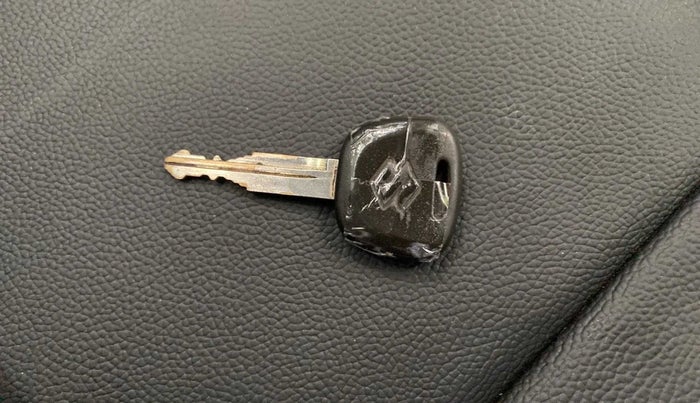 2022 Maruti Eeco 5 STR AC (O), Petrol, Manual, 19,754 km, Key Close Up