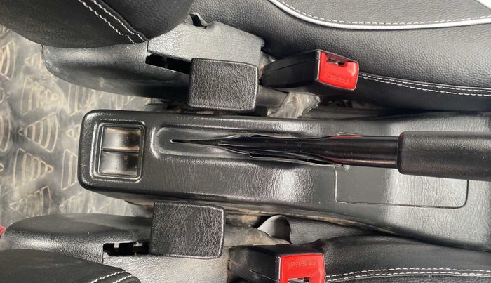 2022 Maruti Eeco 5 STR AC (O), Petrol, Manual, 19,754 km, Driver Side Adjustment Panel