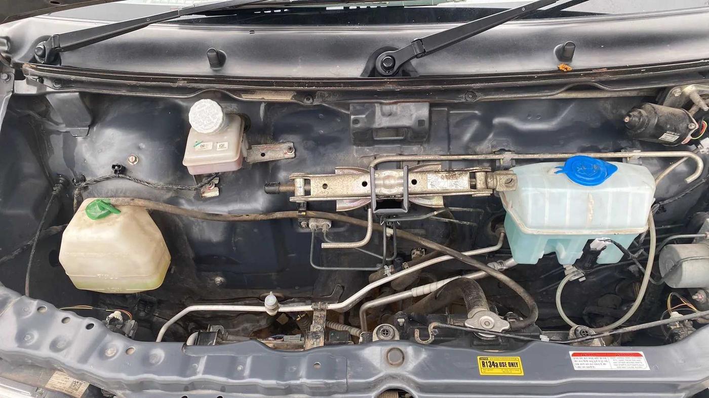 2022 Maruti Eeco 5 STR AC (O), Petrol, Manual, 19,754 km, Open Bonet