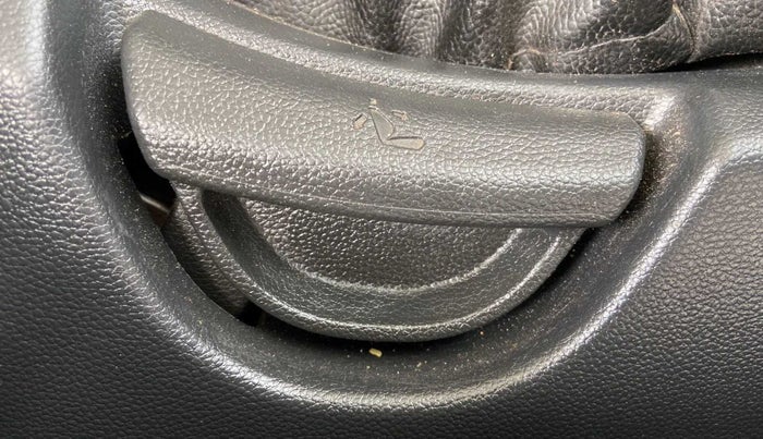 2017 Hyundai Grand i10 ASTA 1.2 KAPPA VTVT, Petrol, Manual, 45,918 km, Driver Side Adjustment Panel