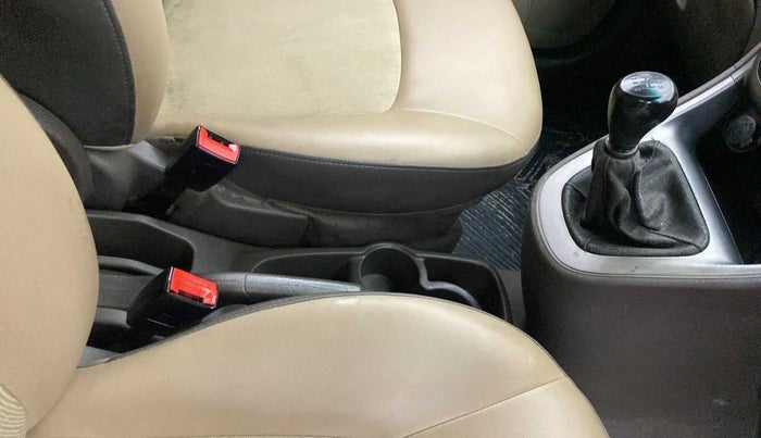 2016 Hyundai i10 MAGNA 1.1, Petrol, Manual, 66,450 km, Gear Lever