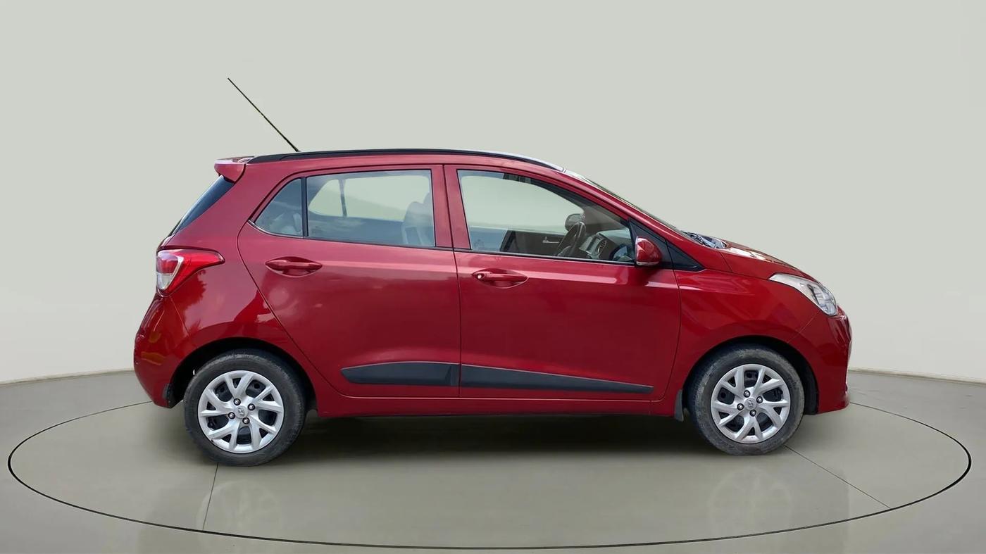2018 Hyundai Grand i10 SPORTZ 1.2 KAPPA VTVT, Petrol, Manual, 45,558 km, Right Side View