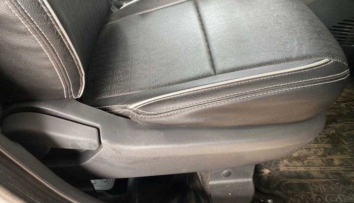 2022 Nissan MAGNITE XE, Petrol, Manual, 9,465 km, Driver Side Adjustment Panel