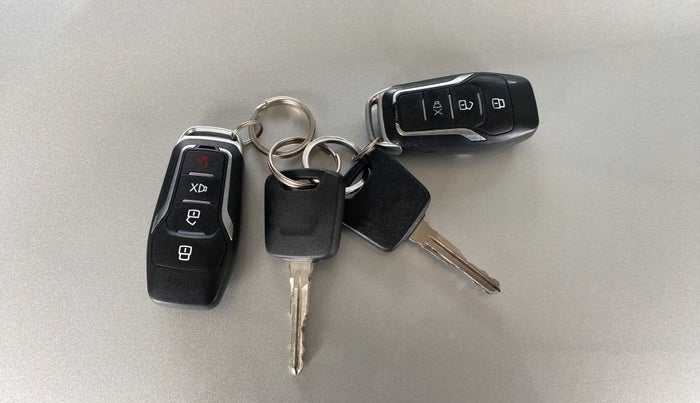 2022 Nissan MAGNITE XE, Petrol, Manual, 9,465 km, Key Close Up