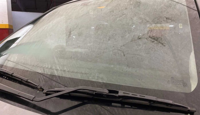 2022 Tata PUNCH ACCOMPLISHED MT, Petrol, Manual, 26,272 km, Front windshield - Minor spot on windshield