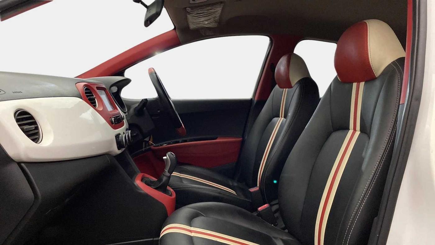 2019 Hyundai Grand i10 SPORTZ AT 1.2 KAPPA VTVT, Petrol, Automatic, 50,736 km, Right Side Front Door Cabin