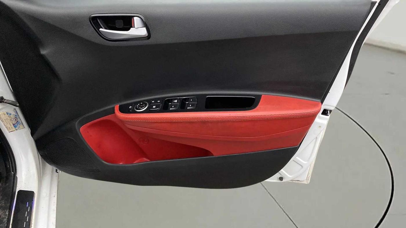 2019 Hyundai Grand i10 SPORTZ AT 1.2 KAPPA VTVT, Petrol, Automatic, 50,736 km, Driver Side Door Panels Control