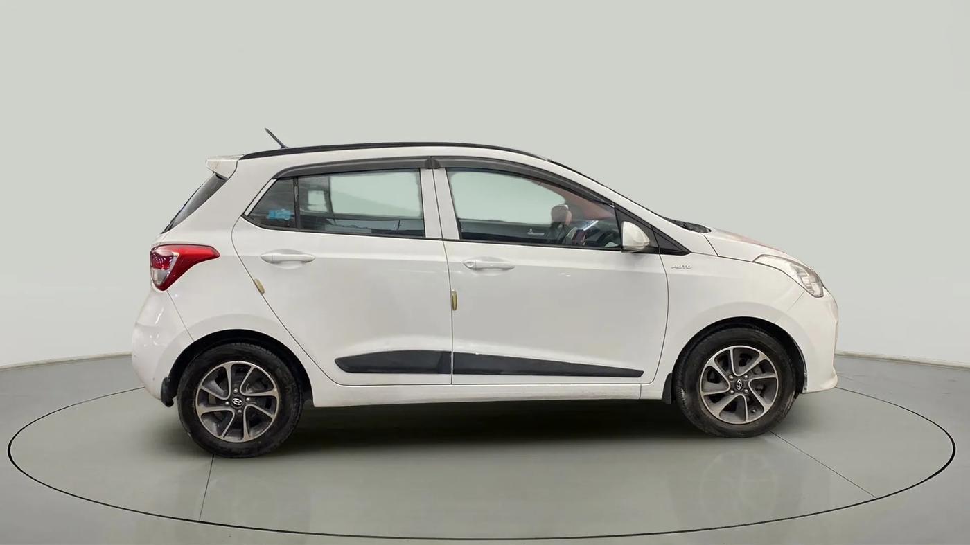 2019 Hyundai Grand i10 SPORTZ AT 1.2 KAPPA VTVT, Petrol, Automatic, 50,736 km, Right Side View