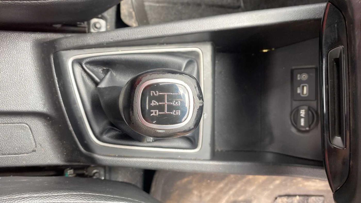 2014 Hyundai Elite i20 SPORTZ 1.2, Petrol, Manual, 29,243 km, Gear Lever