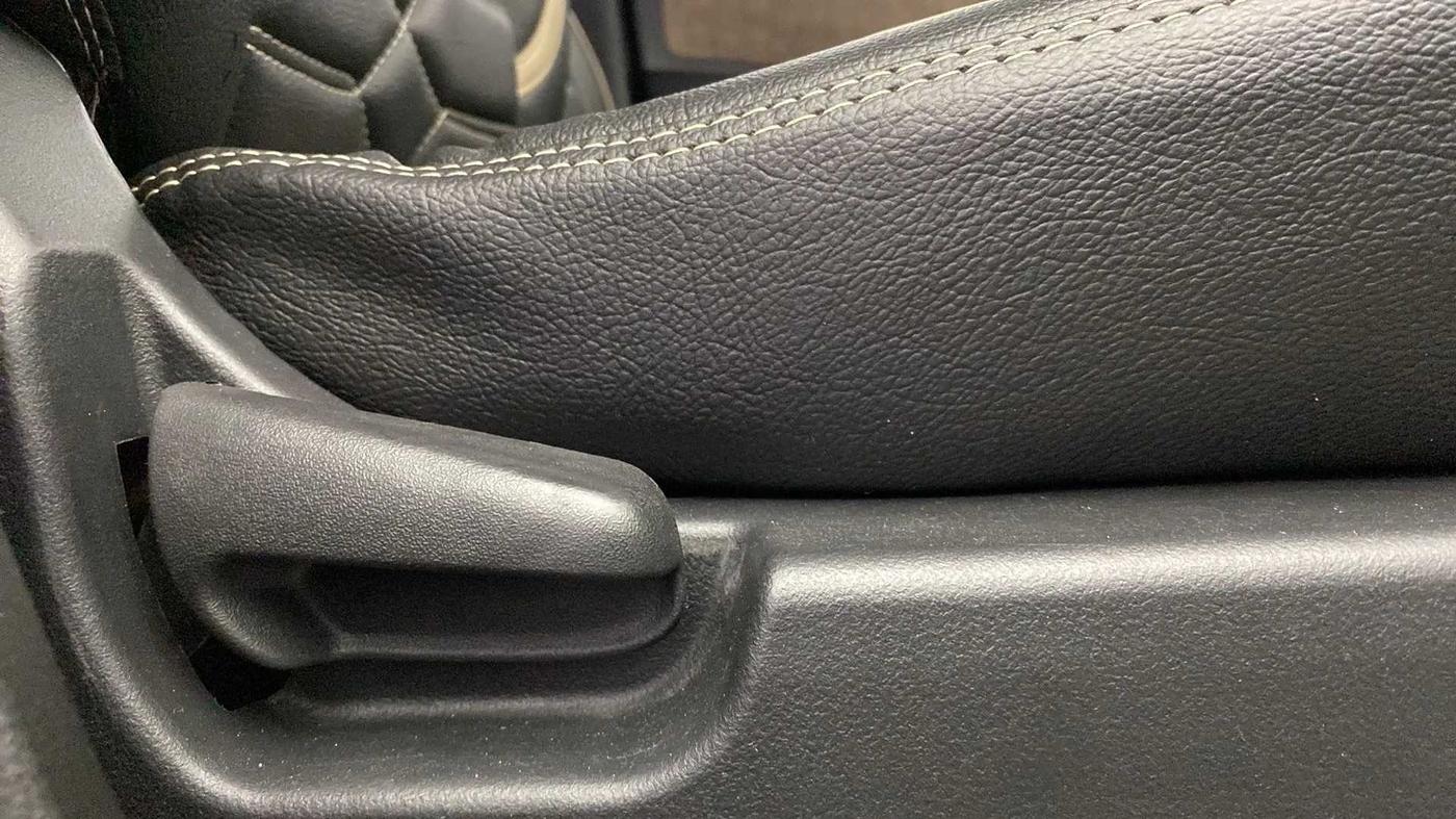 2017 Maruti Wagon R 1.0 VXI AMT, Petrol, Automatic, 87,626 km, Driver Side Adjustment Panel