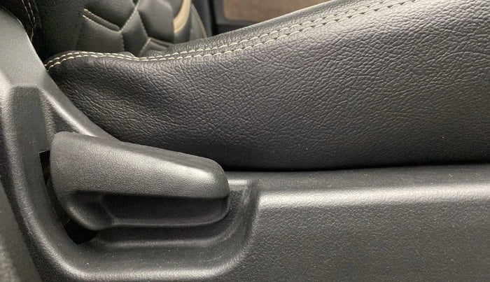 2017 Maruti Wagon R 1.0 VXI AMT, Petrol, Automatic, 87,626 km, Driver Side Adjustment Panel