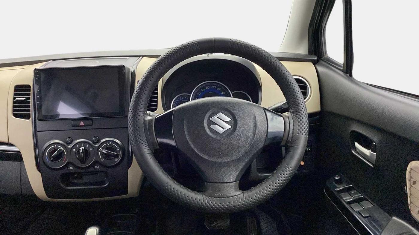 2017 Maruti Wagon R 1.0 VXI AMT, Petrol, Automatic, 87,626 km, Steering Wheel Close Up