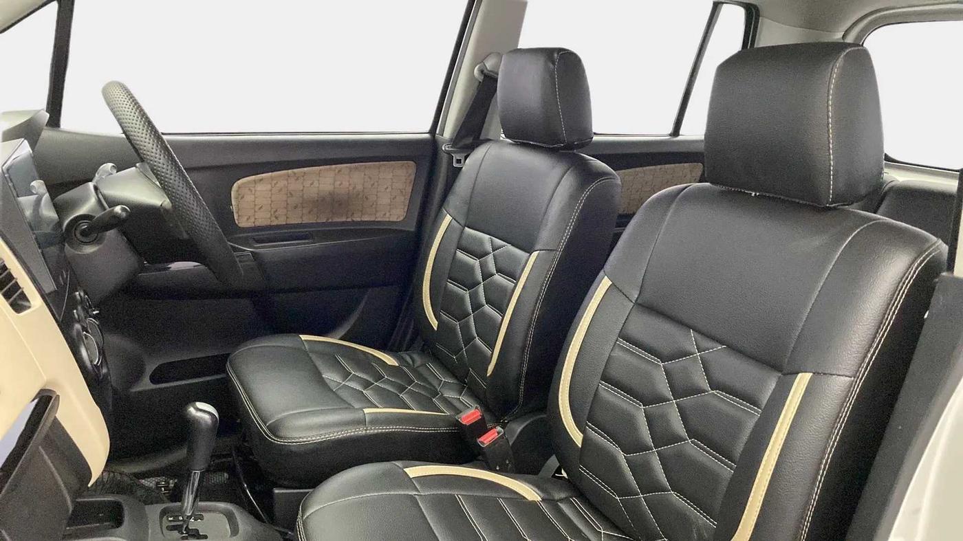 2017 Maruti Wagon R 1.0 VXI AMT, Petrol, Automatic, 87,626 km, Right Side Front Door Cabin