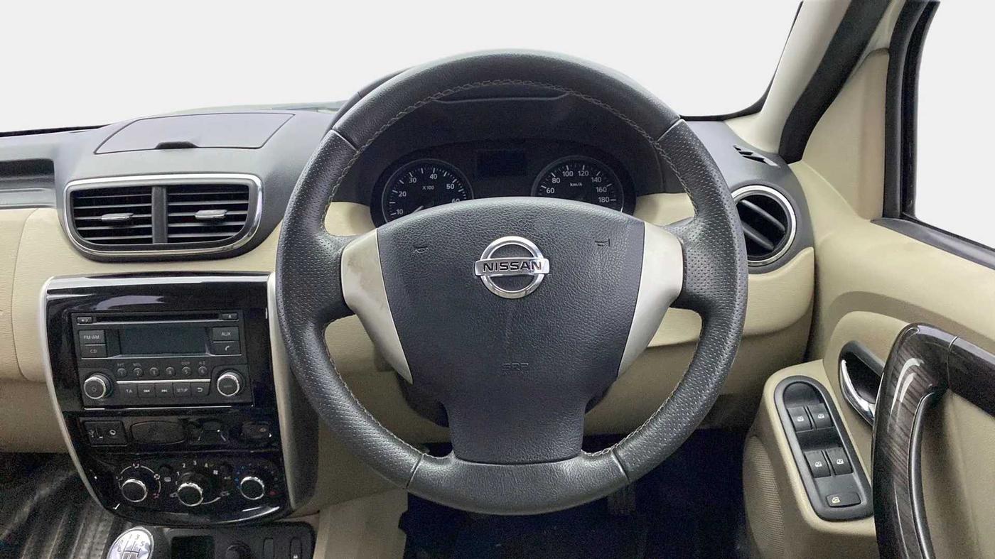 2014 Nissan Terrano XV D THP 110 PS, Diesel, Manual, 40,360 km, Steering Wheel Close Up