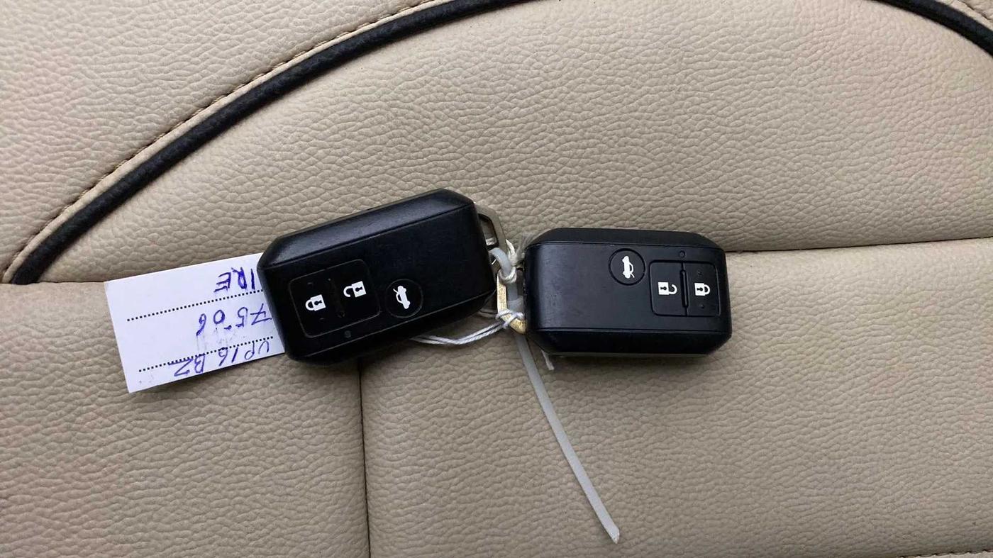 2018 Maruti Dzire ZXI PLUS, Petrol, Manual, 76,745 km, Key Close Up