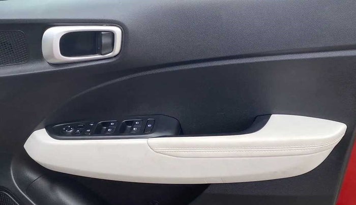 2022 Hyundai VENUE SX 1.0 (O) TURBO IMT, Petrol, Manual, 9,882 km, Driver Side Door Panels Control