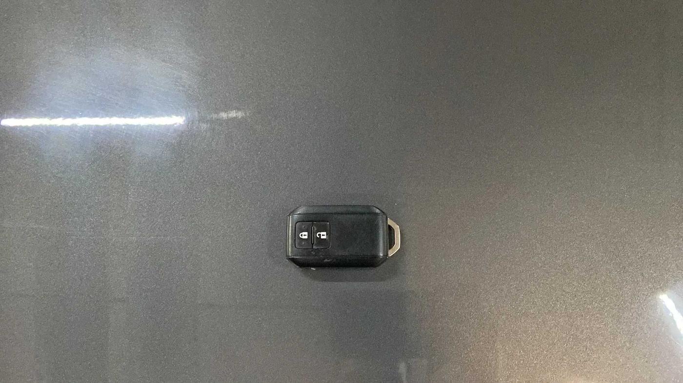 2022 Maruti Baleno ZETA PETROL 1.2, Petrol, Manual, 27,356 km, Key Close Up