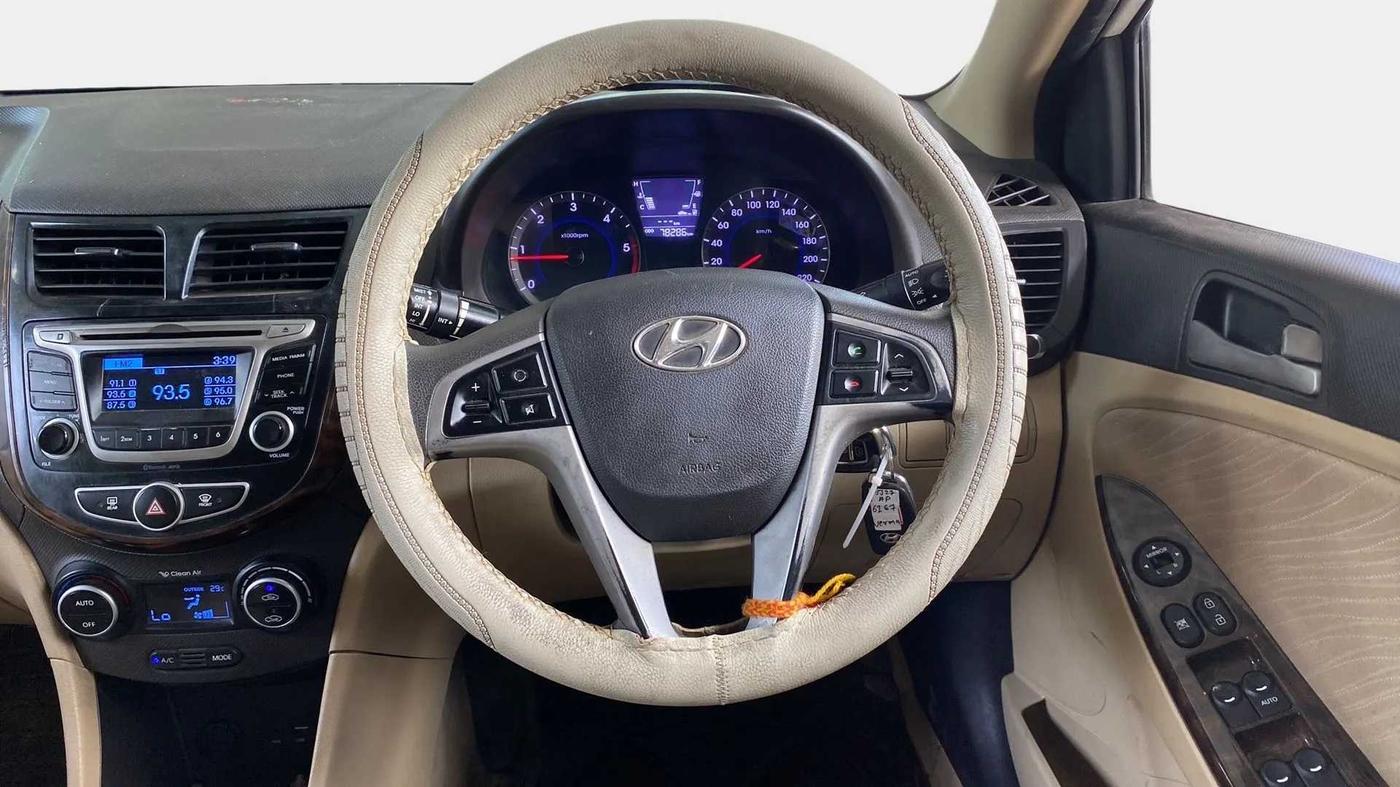 2016 Hyundai Verna 1.6 CRDI S, Diesel, Manual, 78,282 km, Steering Wheel Close Up