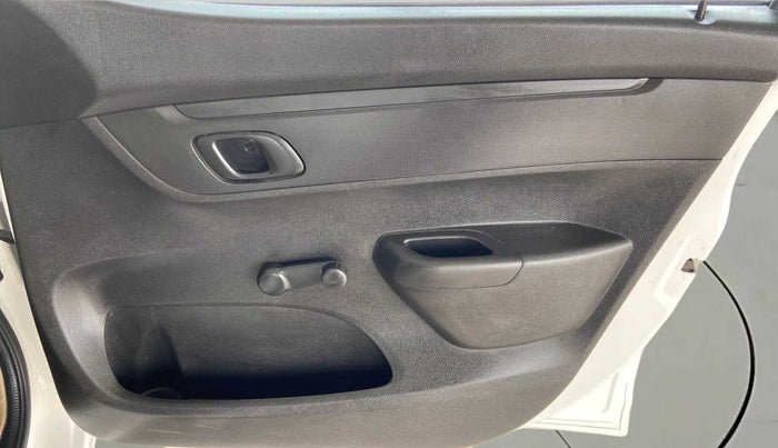 2017 Renault Kwid RXL 1.0 AMT, Petrol, Automatic, 33,190 km, Driver Side Door Panels Control