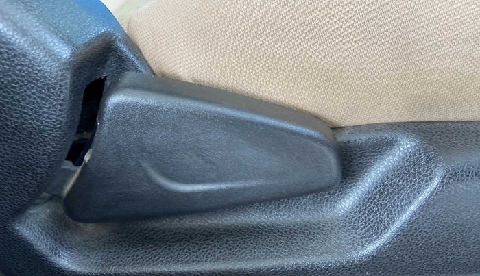 2017 Renault Kwid RXL 1.0 AMT, Petrol, Automatic, 33,190 km, Driver Side Adjustment Panel