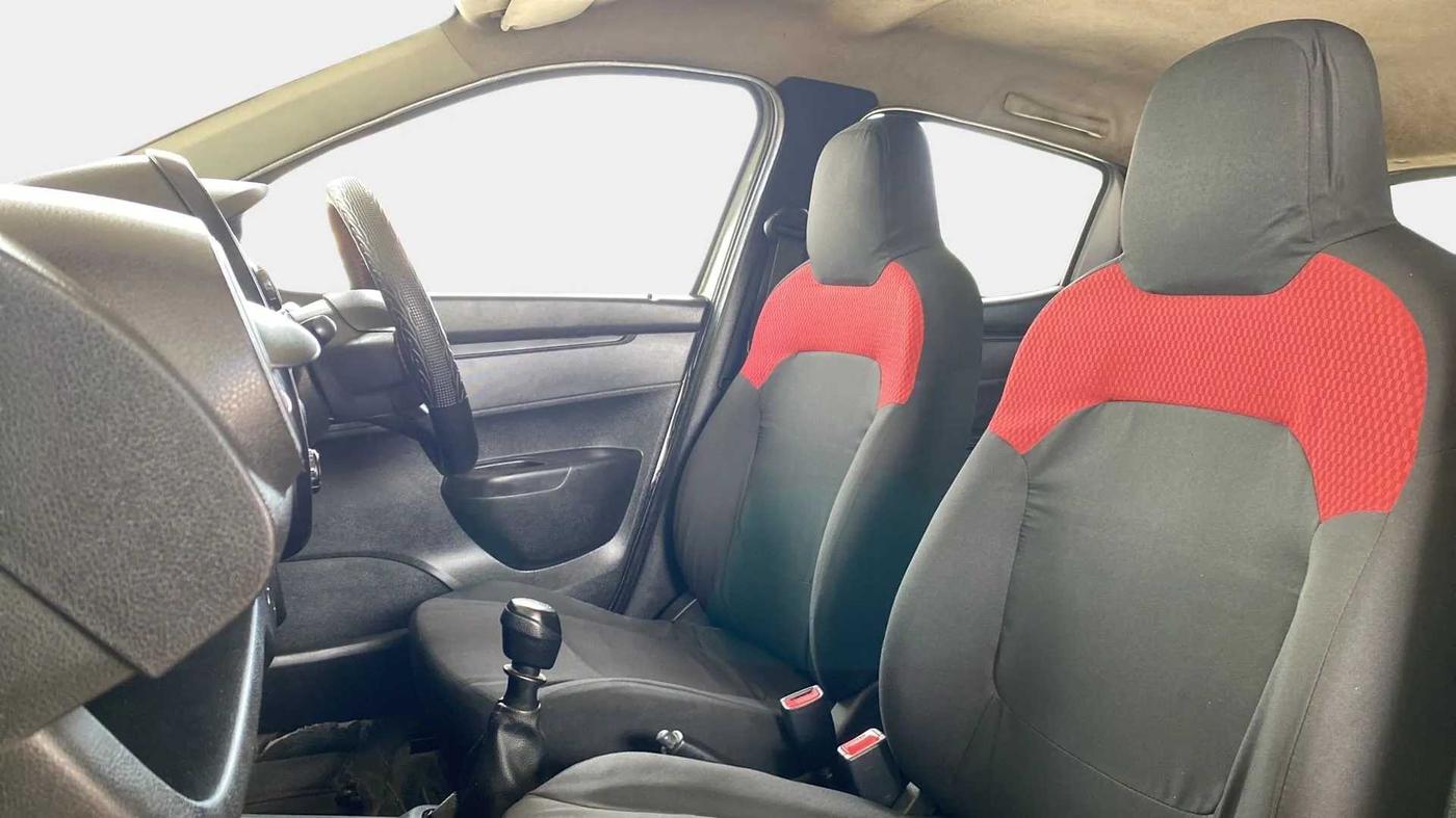 2018 Renault Kwid RXL, Petrol, Manual, 70,435 km, Right Side Front Door Cabin