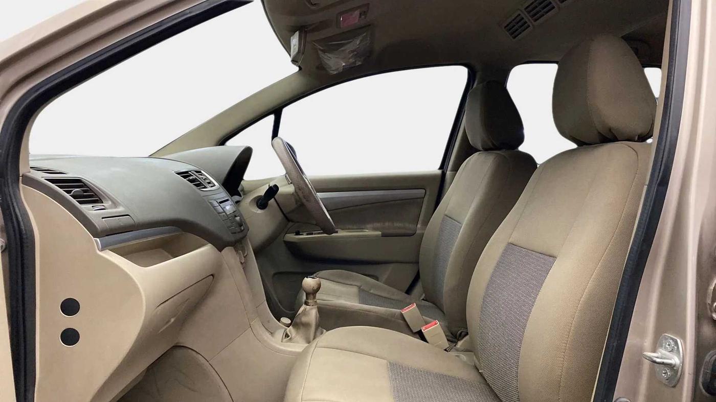 2014 Maruti Ertiga VXI CNG, CNG, Manual, 97,590 km, Right Side Front Door Cabin