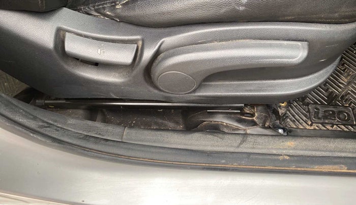 2018 Hyundai Elite i20 ASTA 1.2  CVT, Petrol, Automatic, 76,600 km, Driver Side Adjustment Panel