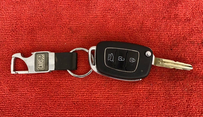 2021 Hyundai VENUE S+ 1.2, Petrol, Manual, 71,739 km, Key Close Up