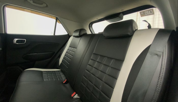 2021 Hyundai VENUE S+ 1.2, Petrol, Manual, 71,739 km, Right Side Rear Door Cabin
