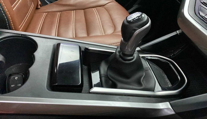 2019 Tata Harrier XT 2.0L KRYOTEC, Diesel, Manual, 75,214 km, Gear Lever