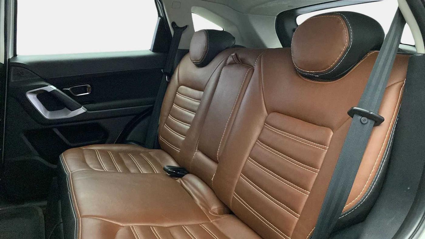 2019 Tata Harrier XT 2.0L KRYOTEC, Diesel, Manual, 75,214 km, Right Side Rear Door Cabin