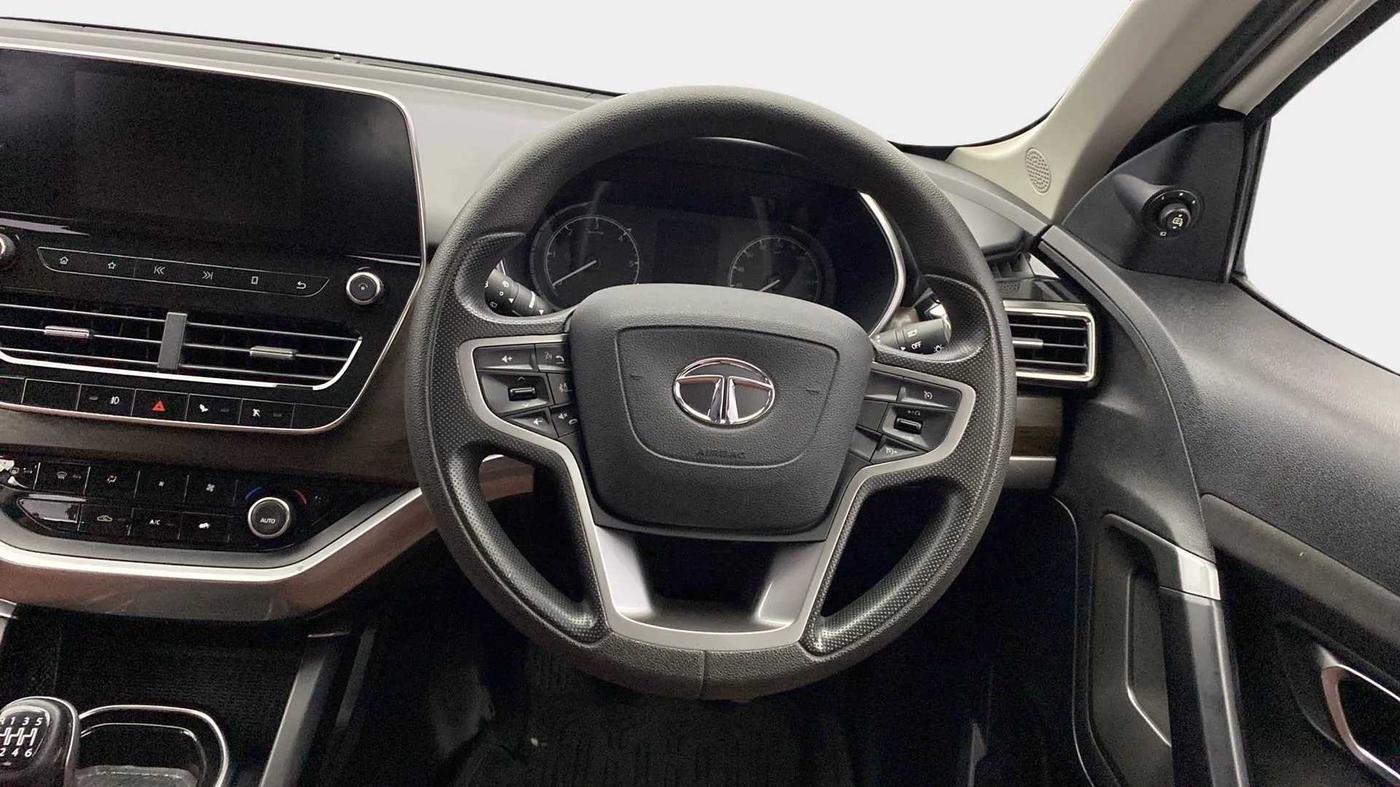 2019 Tata Harrier XT 2.0L KRYOTEC, Diesel, Manual, 75,214 km, Steering Wheel Close Up