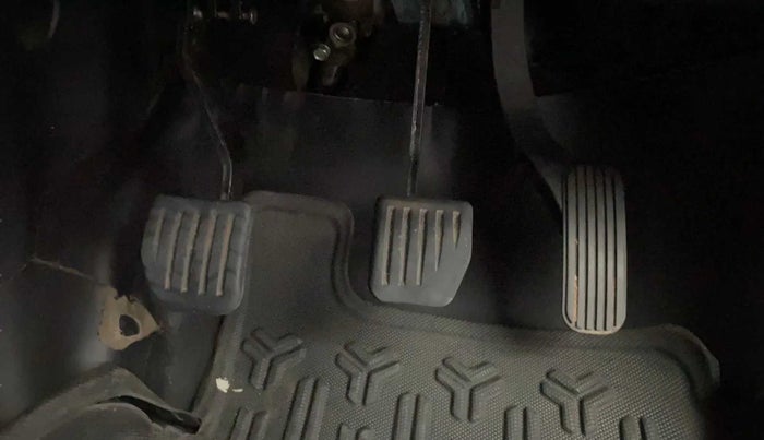 2019 Tata Harrier XT 2.0L KRYOTEC, Diesel, Manual, 75,214 km, Pedals