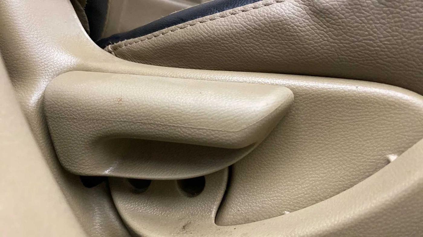 2016 Honda Amaze 1.2L I-VTEC S, Petrol, Manual, 80,010 km, Driver Side Adjustment Panel