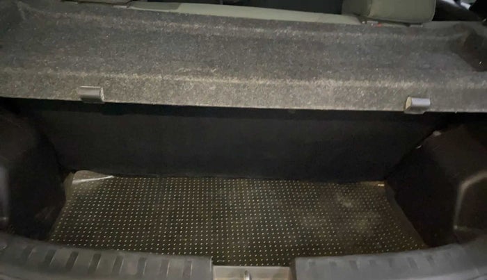 2013 Maruti Swift VXI, Petrol, Manual, 21,573 km, Boot Inside