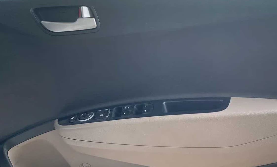 2015 Hyundai Grand i10 ASTA 1.2 KAPPA VTVT, CNG, Manual, 95,997 km, Driver Side Door Panels Control
