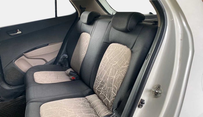 2015 Hyundai Grand i10 ASTA 1.2 KAPPA VTVT, CNG, Manual, 95,997 km, Right Side Rear Door Cabin