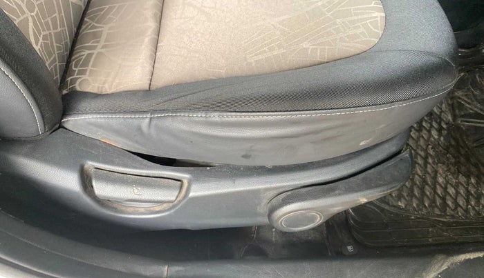 2015 Hyundai Grand i10 ASTA 1.2 KAPPA VTVT, CNG, Manual, 95,997 km, Driver Side Adjustment Panel