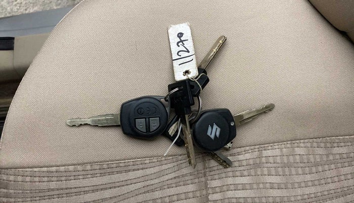 2017 Maruti Dzire VXI, Petrol, Manual, 73,997 km, Key Close Up